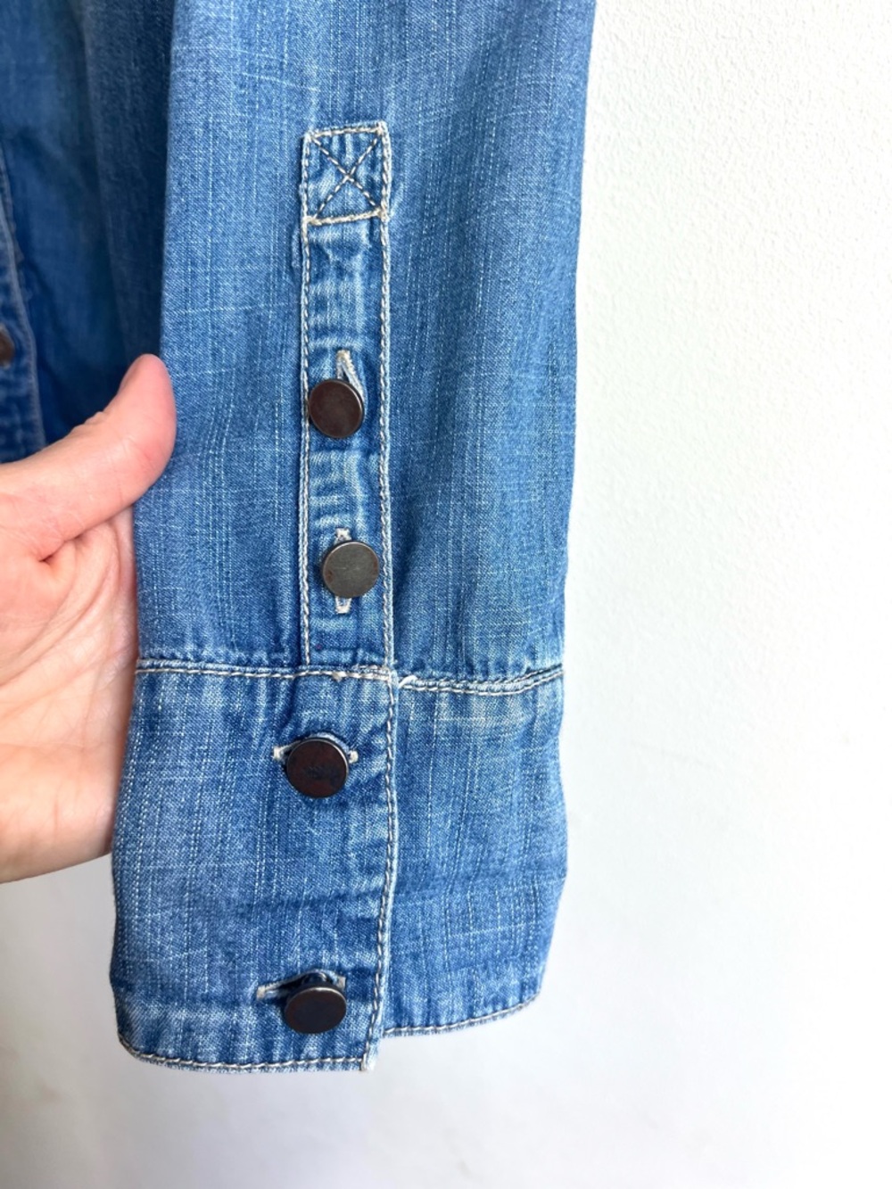 Western Cowgirl Blank NYC Light Blue Stud-Trim Denim Button-Down Shirt - Picture 4 of 9